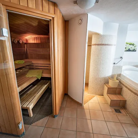 Hotel Alpenblick 3*